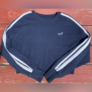 Women’s small cropped navy Hollister sweatshirt